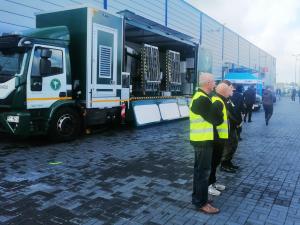 Mobilna Jednostka Diagnostyczna przed halą wystawienniczą Targów POLSECURE 2024