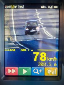 Zdjęcie z odcinkowe pomiaru prędkości